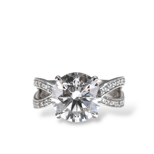 Big bow statement diamond engagement ring in platinum or 18k gold with pave bands by Valentina Fine Jewellery Hong Kong. Global free shipping including USA, Australia, Singapore, China and Taiwan