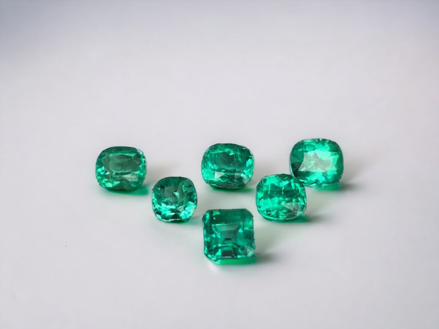 Colombian emerald engagement rings USA HONG KONG DUBAI LONDON UK NEW YORK