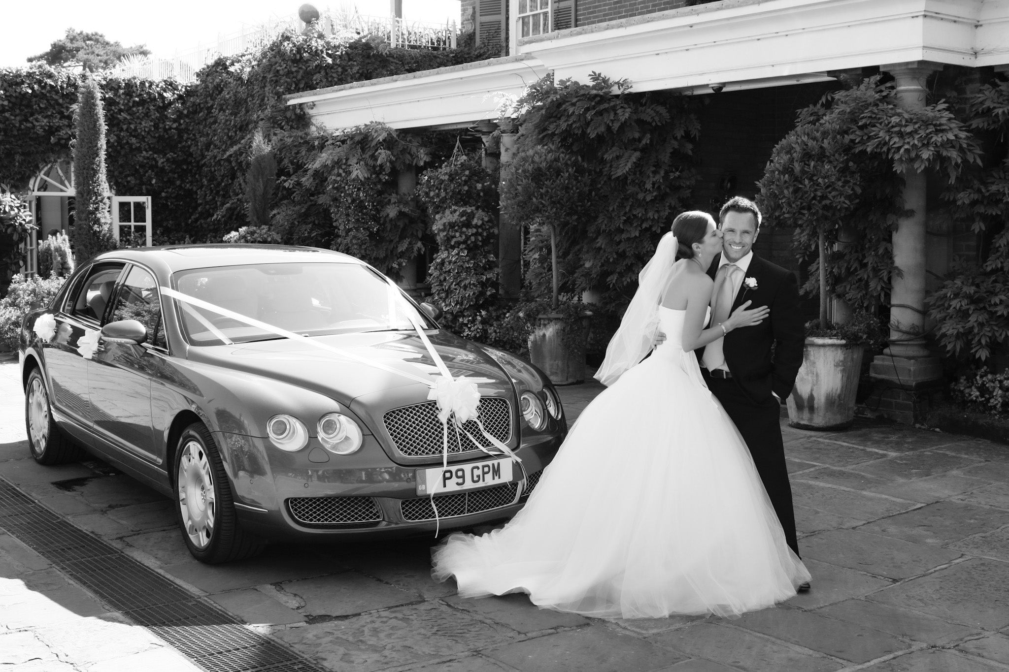 Bespoke diamond engagement rings Hong Kong by Valentina Fine Jewellery. Global free shipping including USA, UK and Australia