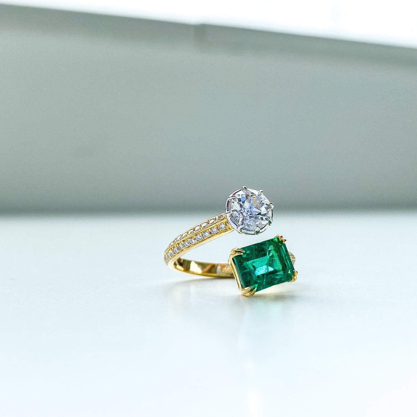 emerald and diamond ring, emerald engagement ring, emerald ring, diamond band, diamond ring, hong kong engagement ring, zambian emerald, cocktail ring, delicate emerald ring, colombian emerald ring, hong kong engagement ring, 翡翠戒指, 祖母绿戒指, 香港珠宝, 订婚戒指, 钻戒, 钻石,  古董钻石