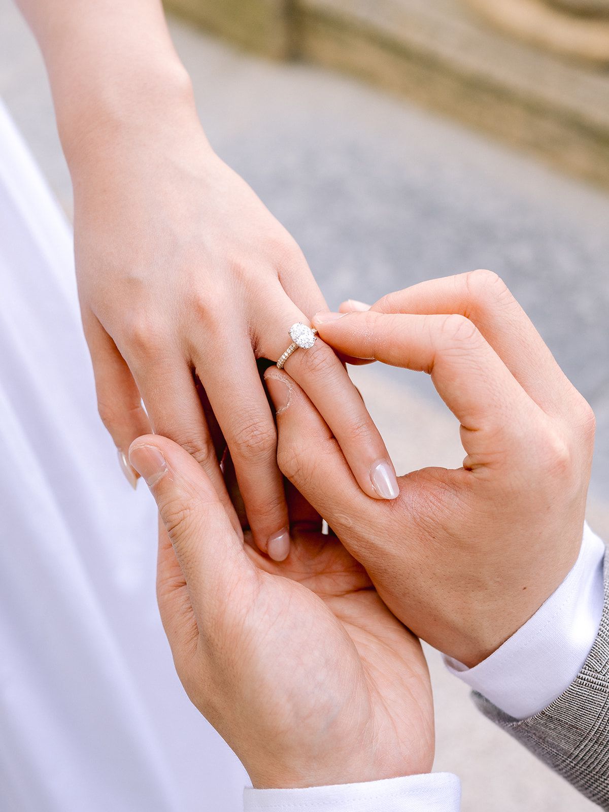 Bespoke diamond engagement rings by Valentina Fine Jewellery Hong Kong. Global free shipping including USA, UK, Singapore, Australia and New Zealand