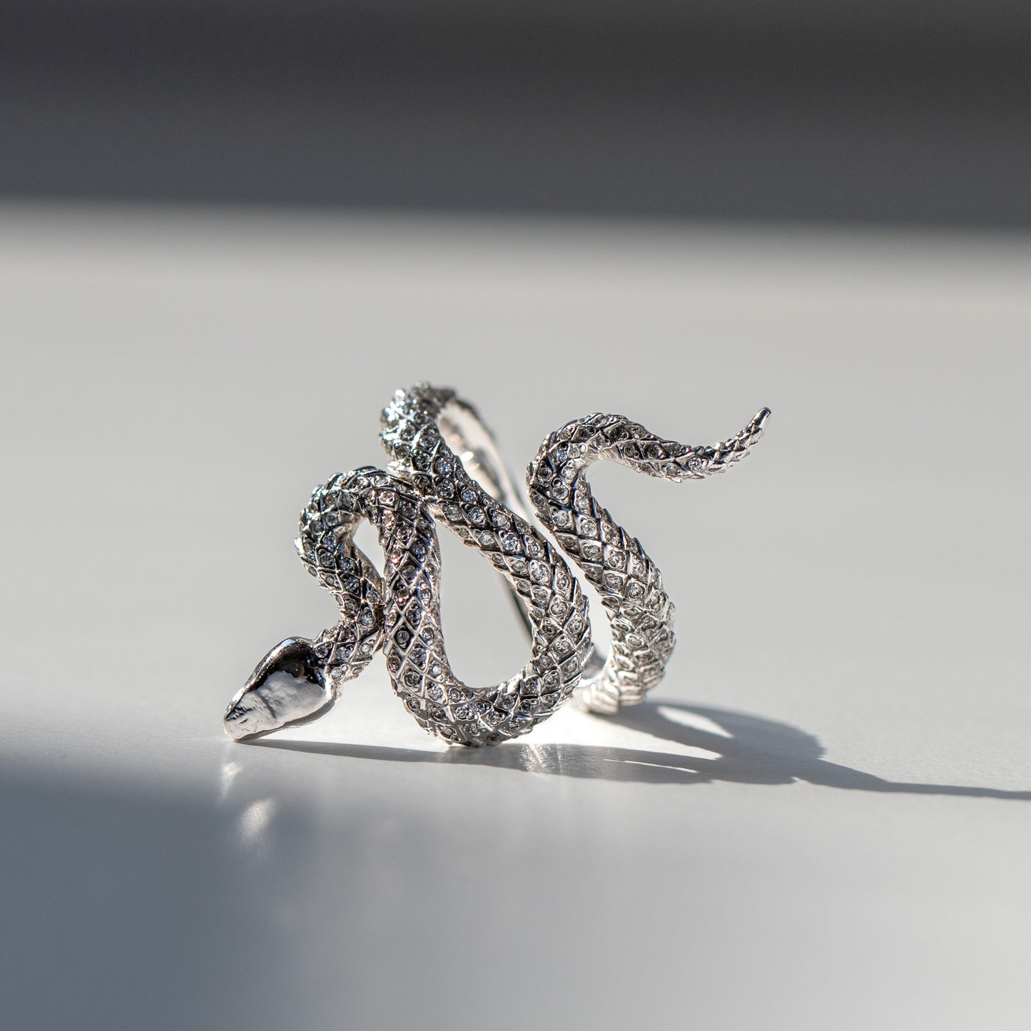 Solid gold snake diamond ring, in 18k gold by Valentina Fine Jewellery Hong Kong. Global free shipping including USA, Singapore, Dubai and Australia. Year of the snake ring