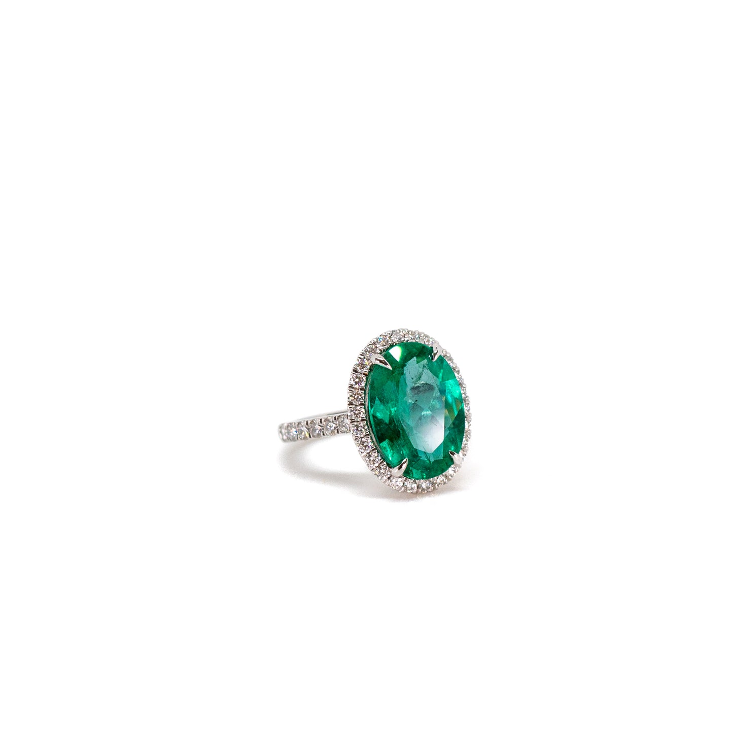 emerald and diamond ring, emerald engagement ring, emerald ring, diamond band, diamond ring, hong kong engagement ring, zambian emerald, cocktail ring, delicate emerald ring, colombian emerald ring, hong kong engagement ring, 翡翠戒指, 祖母绿戒指, 香港珠宝, 订婚戒指, 钻戒, 钻石,  古董钻石, emerald and yellow diamond ring, yellow diamonds, yellow diamond, colour diamond, muzo emerald