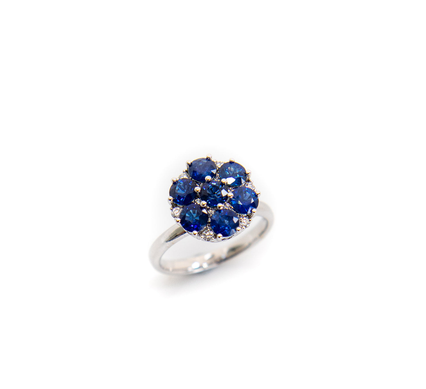 Sapphire and diamond cluster ring in 18k white gold by Valentina Fine Jewellery Hong Kong. Global free shipping to USA and the rest of the world