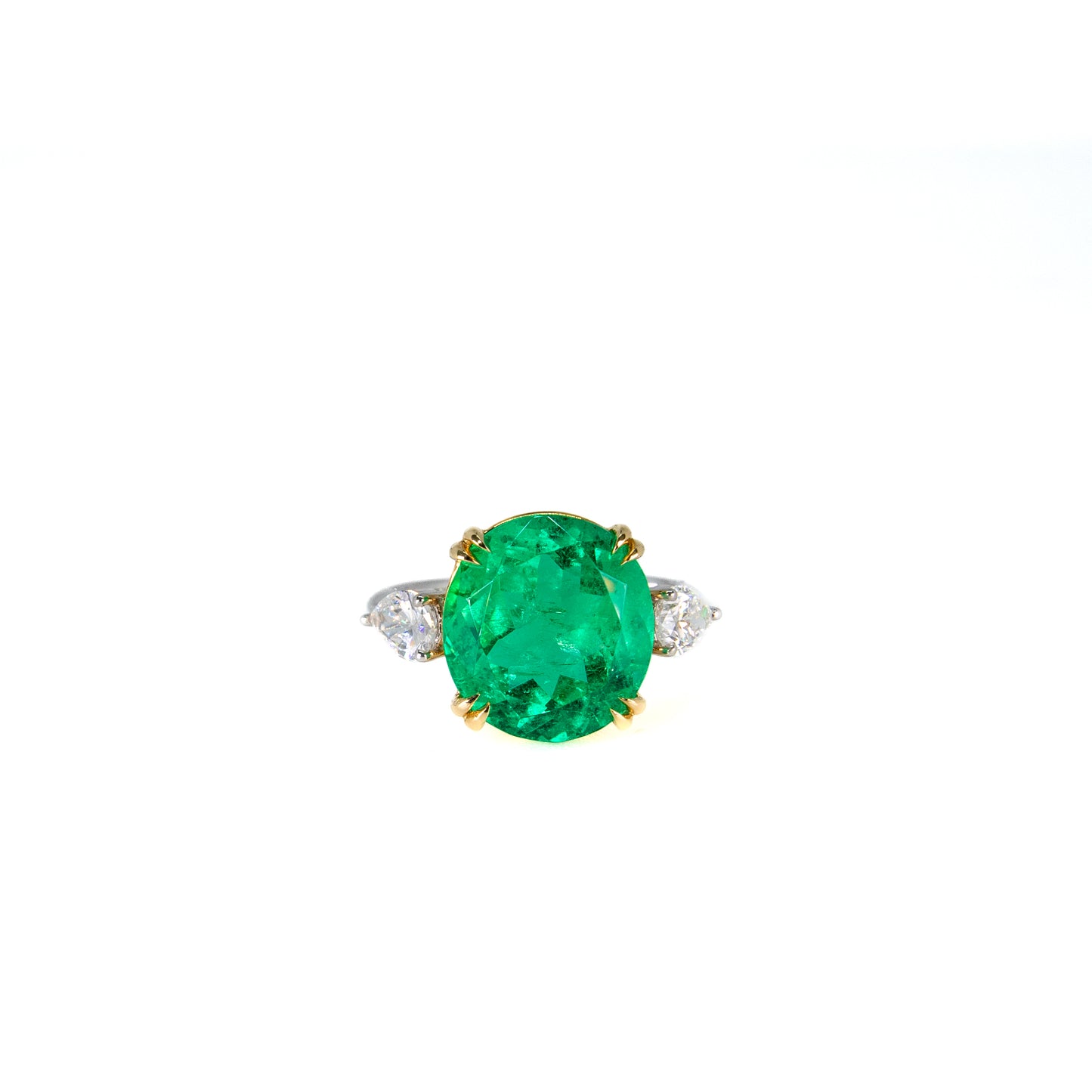 Colombian Emerald and Diamond Cocktail Ring Hong Kong. Emerald rings from Colombia. Colombian emerald ring. 