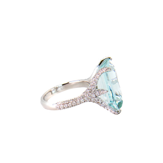 Emerald cut aquamarine and diamond  pave ring in 18k gold by Valentina Fine Jewellery Hong Kong. Global free shipping including USA, Dubai, Singapore, Australia and UK