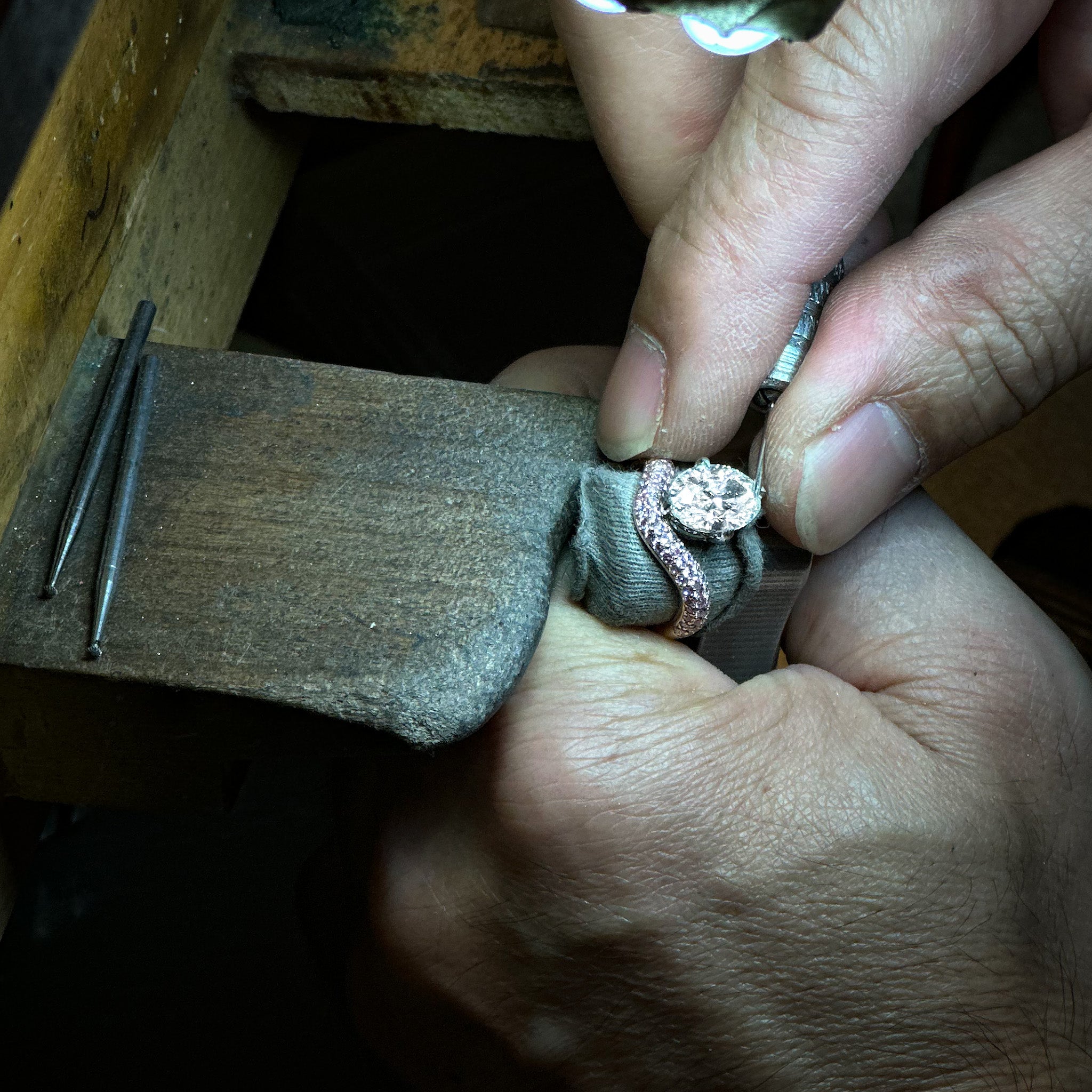 Fine jewellery and bespoke engagement rings expertly crafted in Hong Kong by hand. Contact Valentina Fine Jewellery today to begin your bespoke journey.