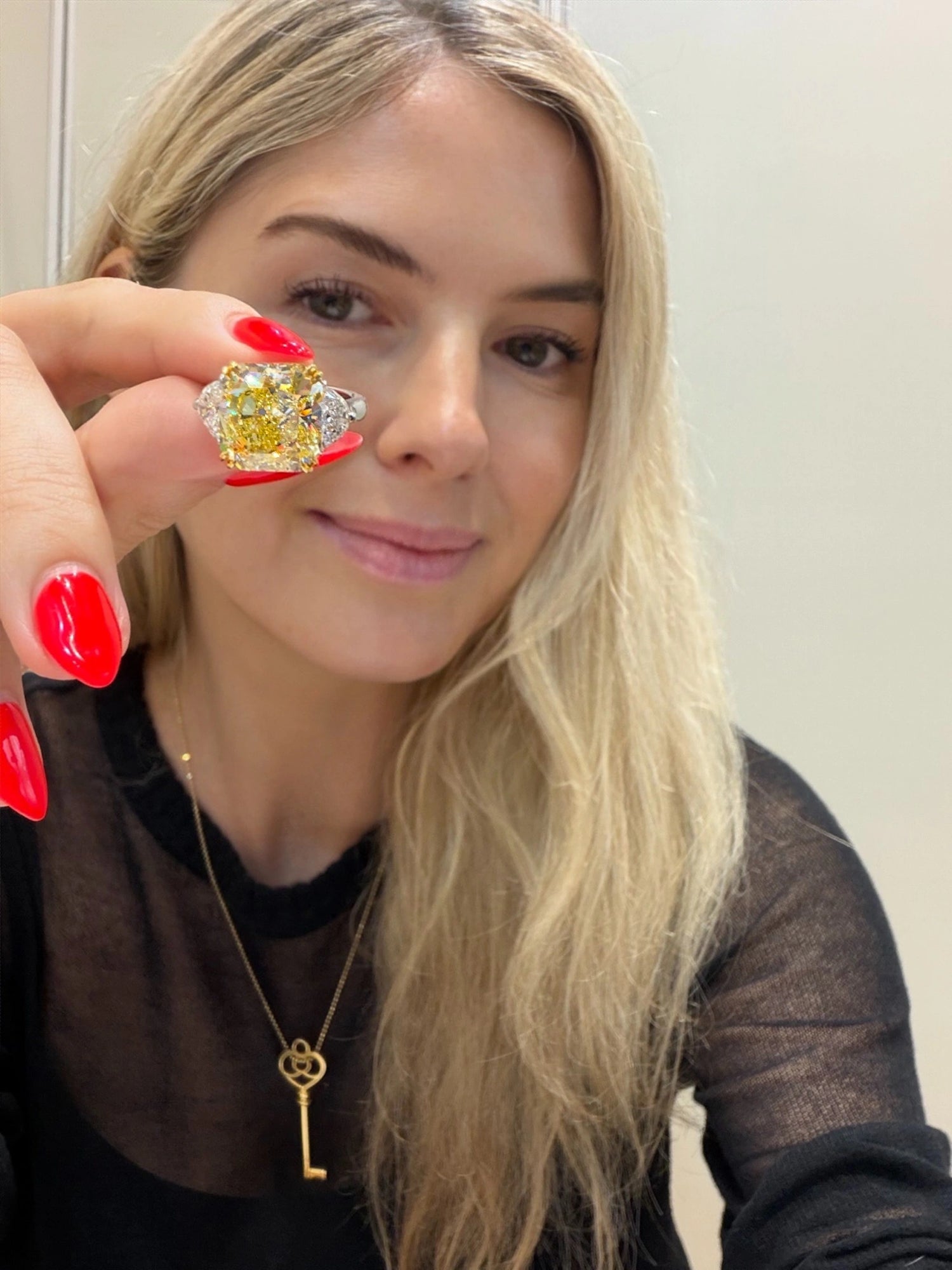 Anastasia Gardner - Hong Kong Bespoke Fine Jewellery Designer GIA for engagement rings and gemstone jewellery. Free shipping to USA Australia Singapore Canada and the UK