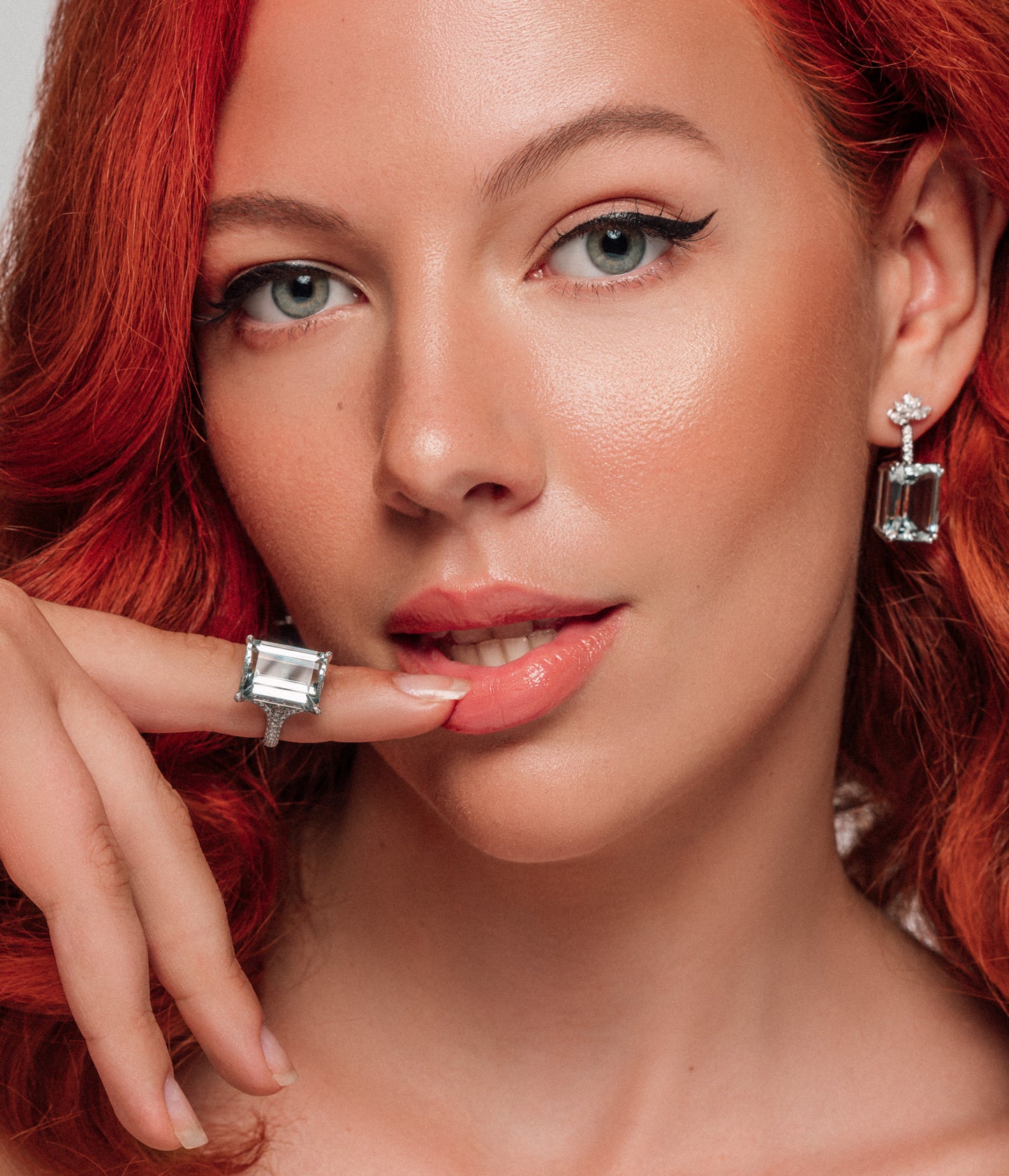 Aquamarine jewellery, aquamarine ring and earrings with diamonds