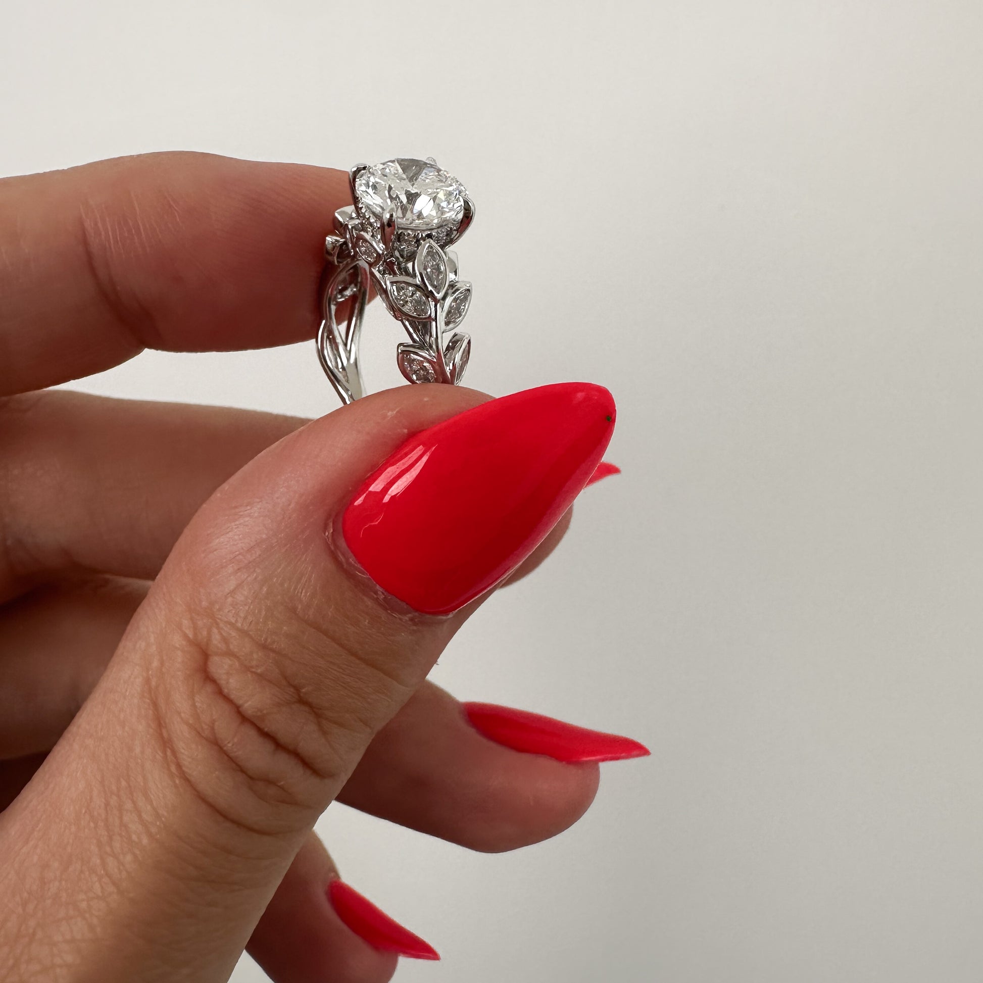 Floral Nature-Inspired Diamond Engagement Ring with petal prongs by Valentina Fine Jewellery Hong Kong. Global free shipping including USA, Australia, China and Singapore.