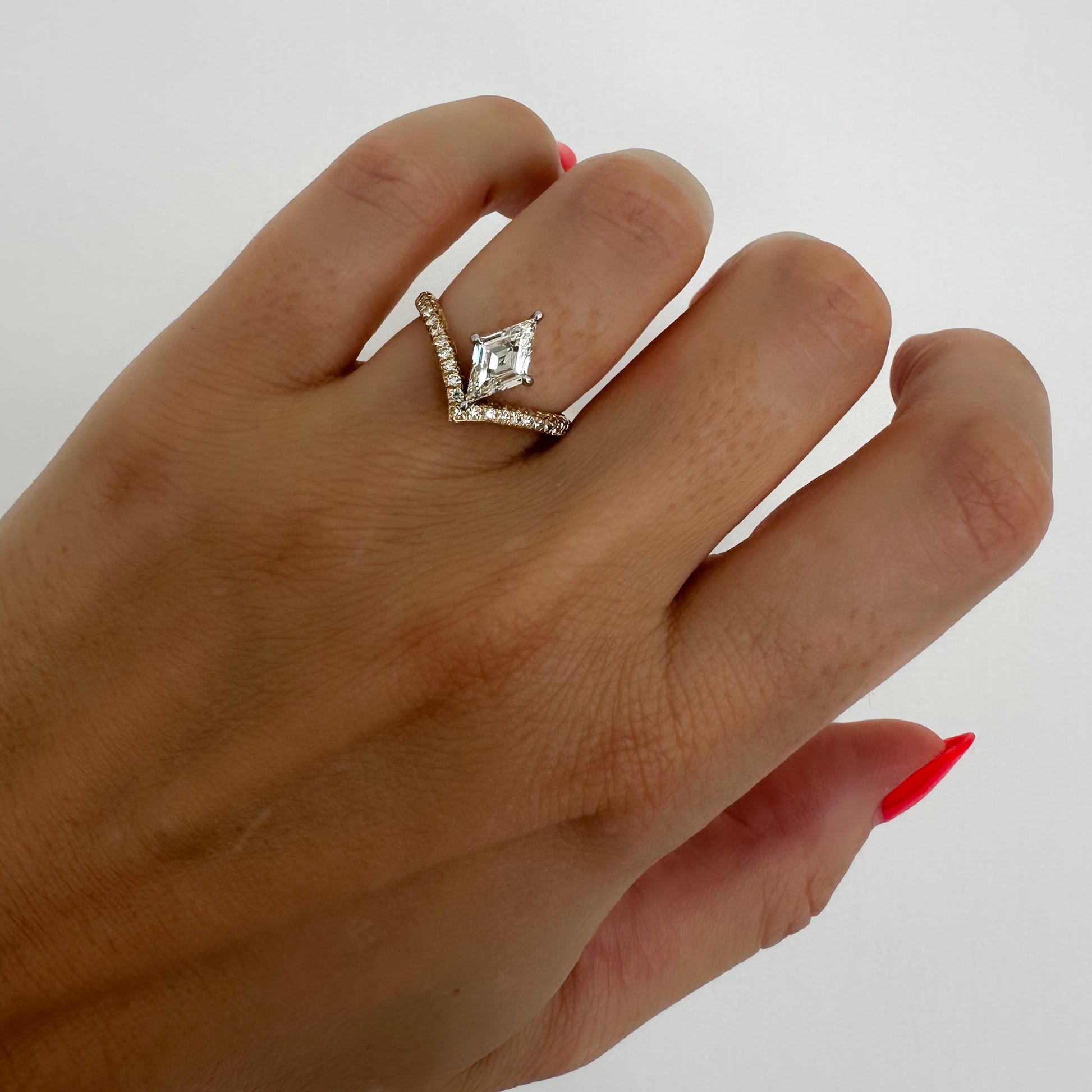 1 carat lozenge natural diamond engagement ring with diamond pave in 18k gold by Valentina Fine Jewellery Hong Kong. Global free shipping including USA, UK, Singapore and Australia 