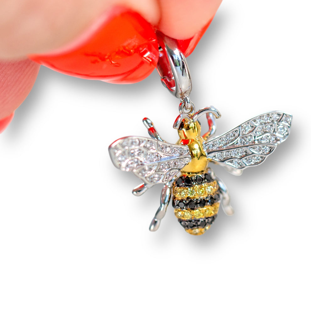 Diamond Bee Charm Pendant in 18k Gold – Valentina Fine Jewellery