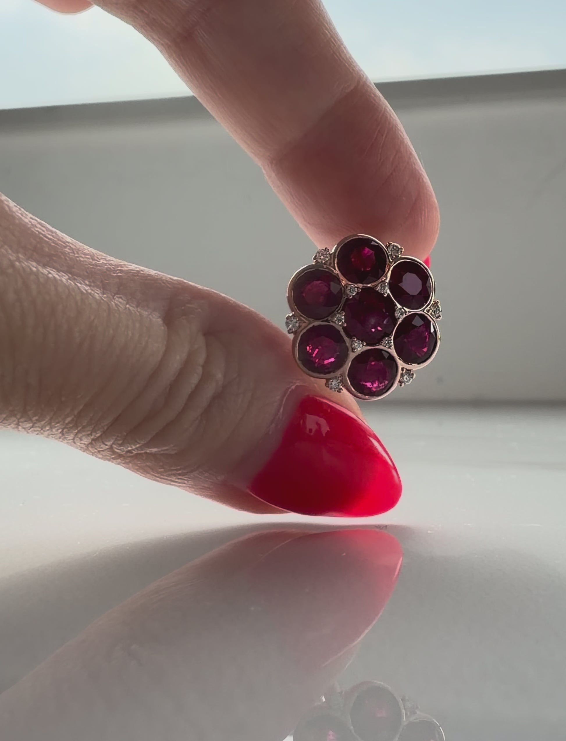 Burma red ruby and diamond cluster ring with romantic cutout details in 18k rose gold by Valentina Fine Jewellery Hong Kong. Free shipping to Australia, USA, China and Singapore.