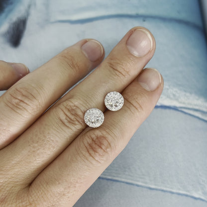 diamond stud earrings, diamond earrings, diamond halo studs, diamond earring with halo, hong kong diamonds, hong kong jewellery, jewellery, tax free jewellery hong kong, gia certified earrings