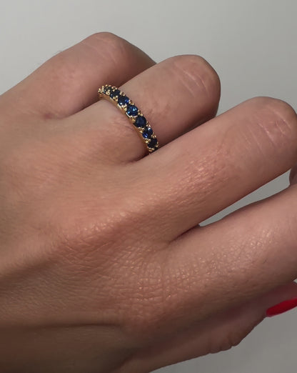 Bright blue sapphire wedding ring in 18k yellow gold by Valentina Fine Jewellery Hong Kong. Global free shipping including China, UK, USA, Taiwan, Singapore and Dubai.