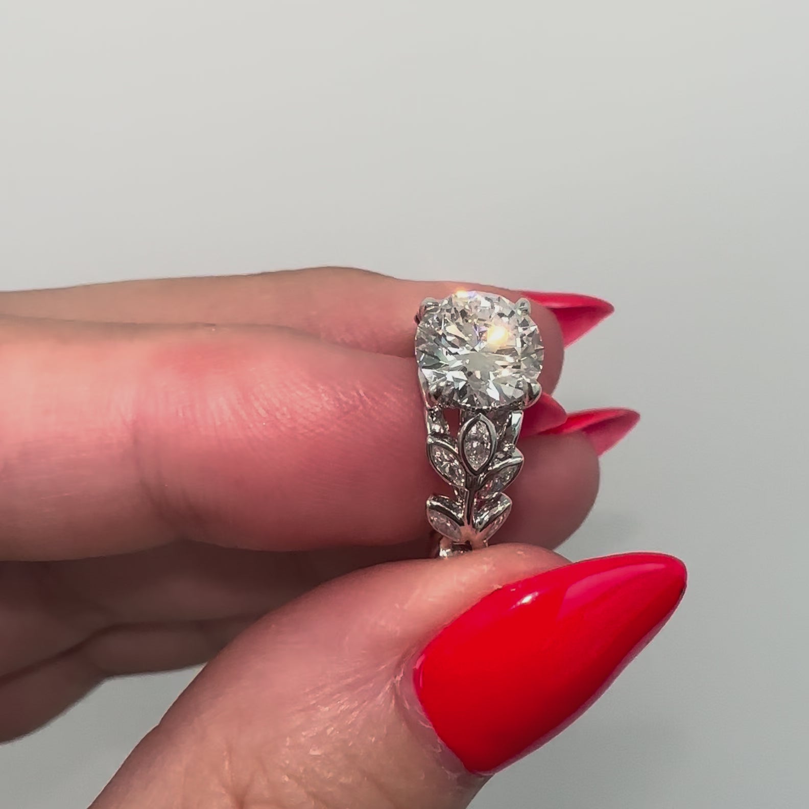 Floral Nature-Inspired Diamond Engagement Ring with petal prongs by Valentina Fine Jewellery Hong Kong. Global free shipping including USA, Australia, China and Singapore.