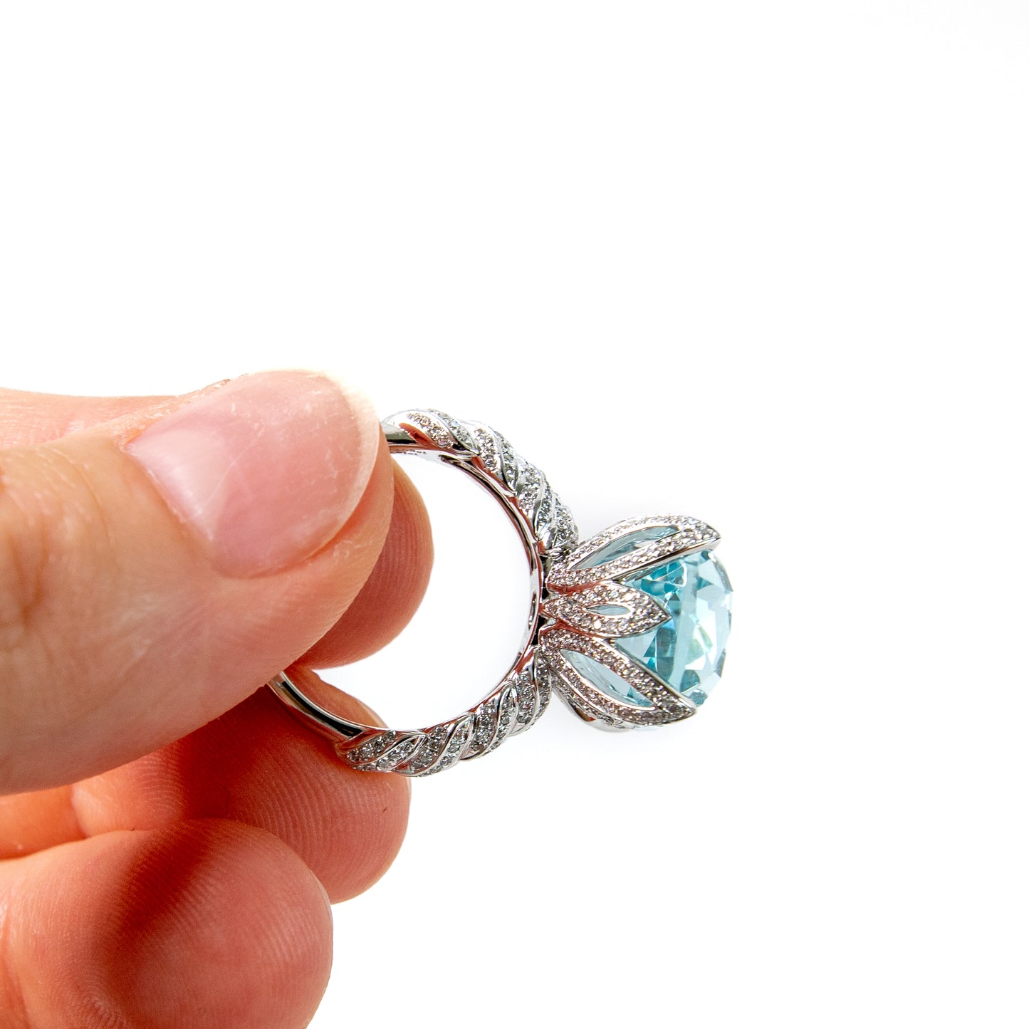 aquamarine ring, micropave ring, diamond encrusted aquamarine ring, statement ring, high jewellery, hong kong high jewellery, diamond claw ring, platinum ring, cocktail ring, engagement ring, 海蓝宝石戒指，海蓝宝石和钻石戒指，钻戒，钻石，珠宝，香港珠宝，翡翠戒指，硬玉