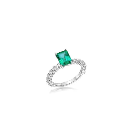 Emerald and diamond engagement ring Hong Kong by Valentina Fine Jewellery 翡翠戒指, 祖母绿戒指, 香港珠宝, 订婚戒指