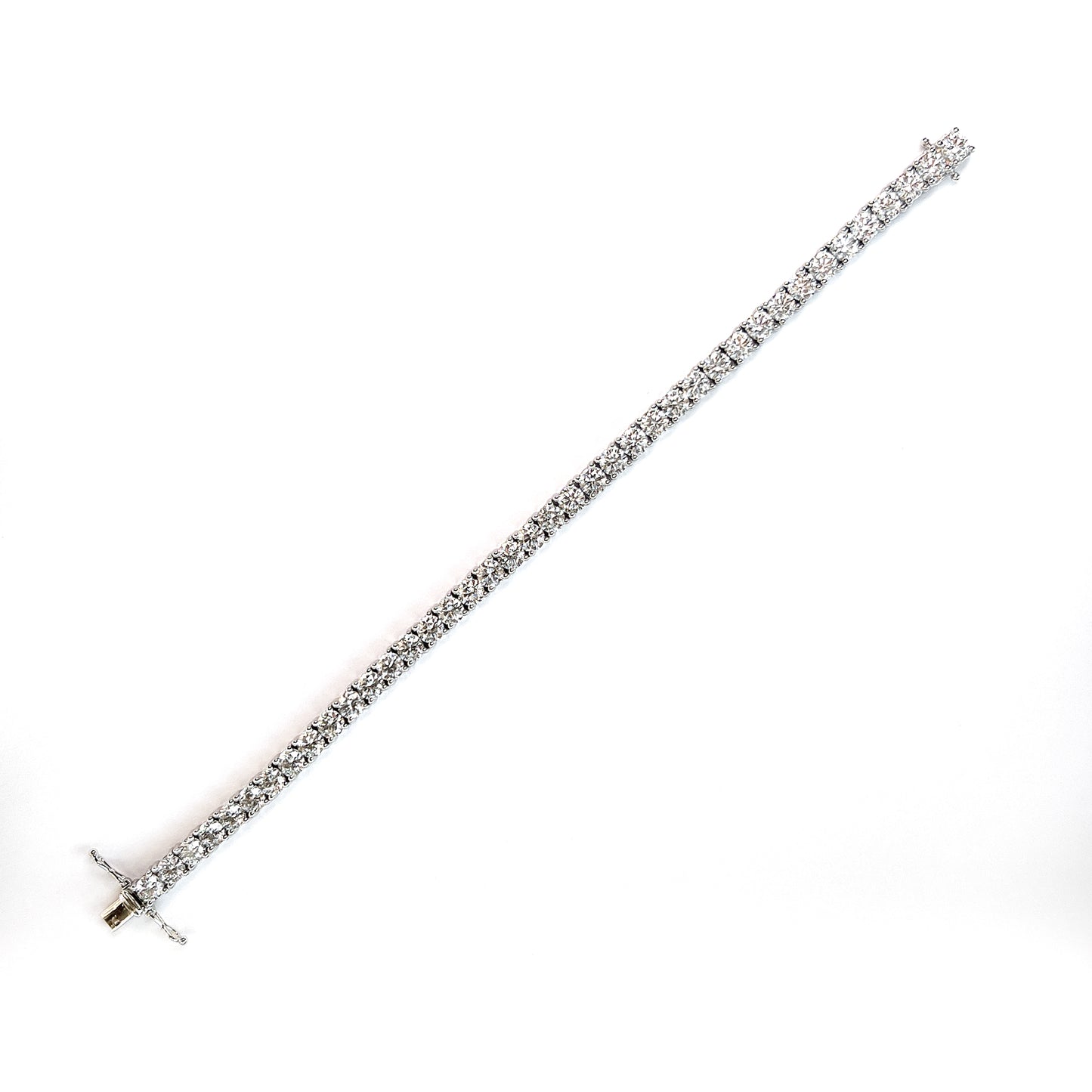 10 carat tennis bracelet, diamond tennis bracelet, high clarity tennis bracelet, 10ct bracelet, 10ct tennis bracelet, diamond bracelet, diamond jewellery, hong kong jewellery, white gold bracelet, 